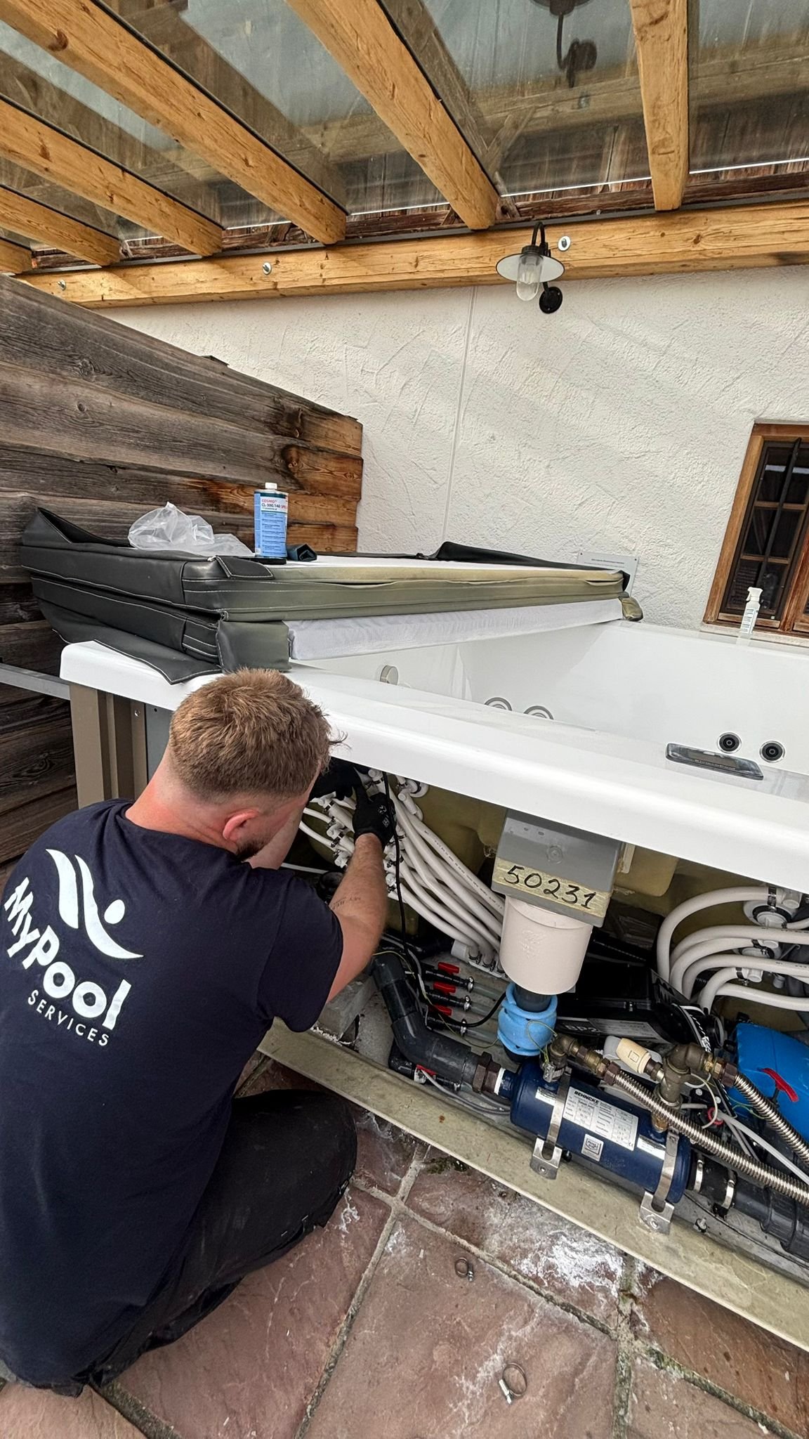 Professionelle Pool-Wartung und technischer Service für langlebige Sauberkeit